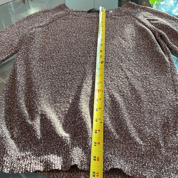 Cyrus, M light poly/rayon sheer summer sweater,long sleeves, great layer - Picture 4 of 10